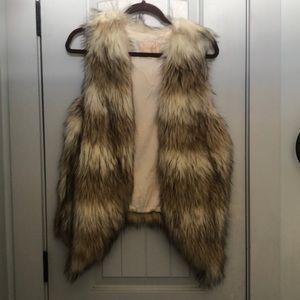 Skies are Blue faux fur vest